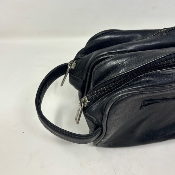 BROOKSTONE Men’s Black Leather Double Compartment Toiletry Dopp Bag 8” X 4” X 4” - Picture 2 of 9